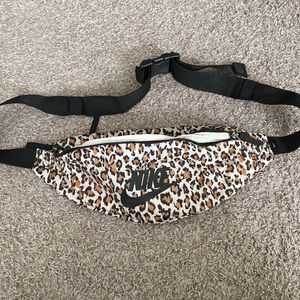 Nike Crossbody/Fanny pack bag